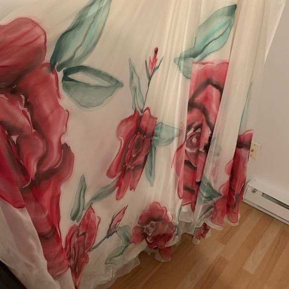 Prom dress - Picture 2 of 4